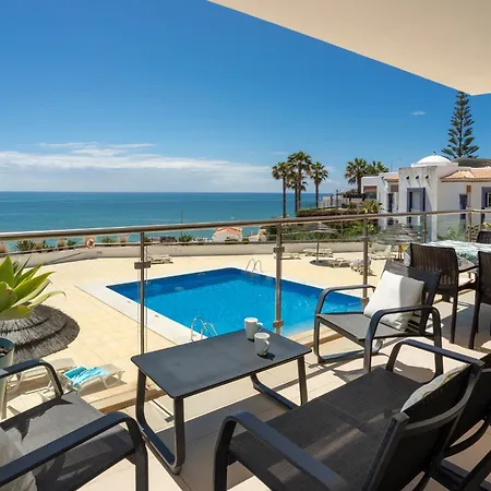 Bijou Flat Front, Sea Views, Pool, Garage 公寓