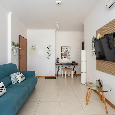 Bijou Flat Front, Sea Views, Pool, Garage 公寓