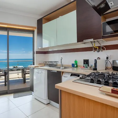 Bijou Flat Front, Sea Views, Pool, Garage 奥霍斯德古阿