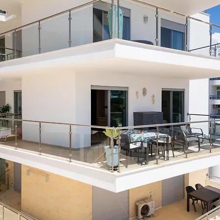 Bijou Flat Front, Sea Views, Pool, Garage Olhos de Αgua