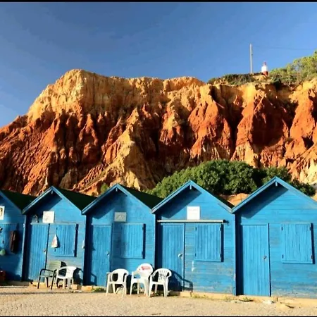 Bijou Flat Front, Sea Views, Pool, Garage *