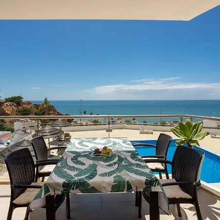 Bijou Flat Front, Sea Views, Pool, Garage *